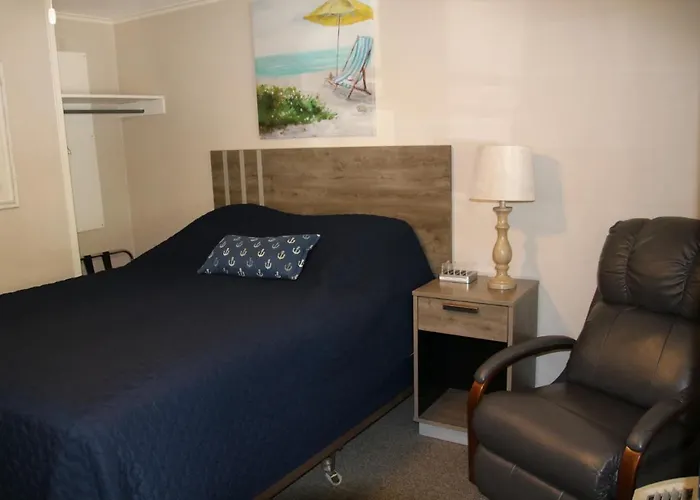 West Winds Motel & Cottages