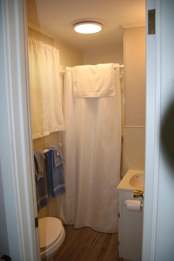 Hotel West Winds & 2*