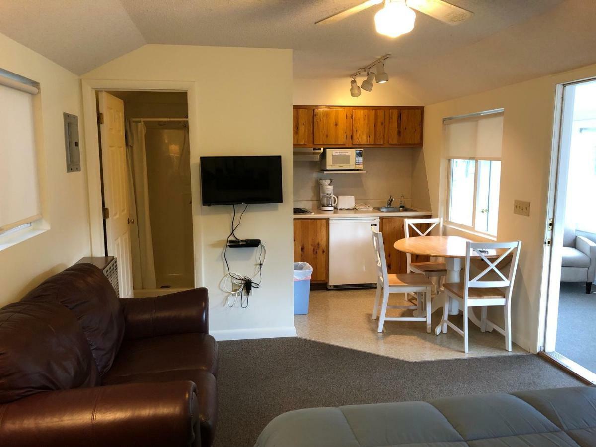 Hotel West Winds Motel&cottages